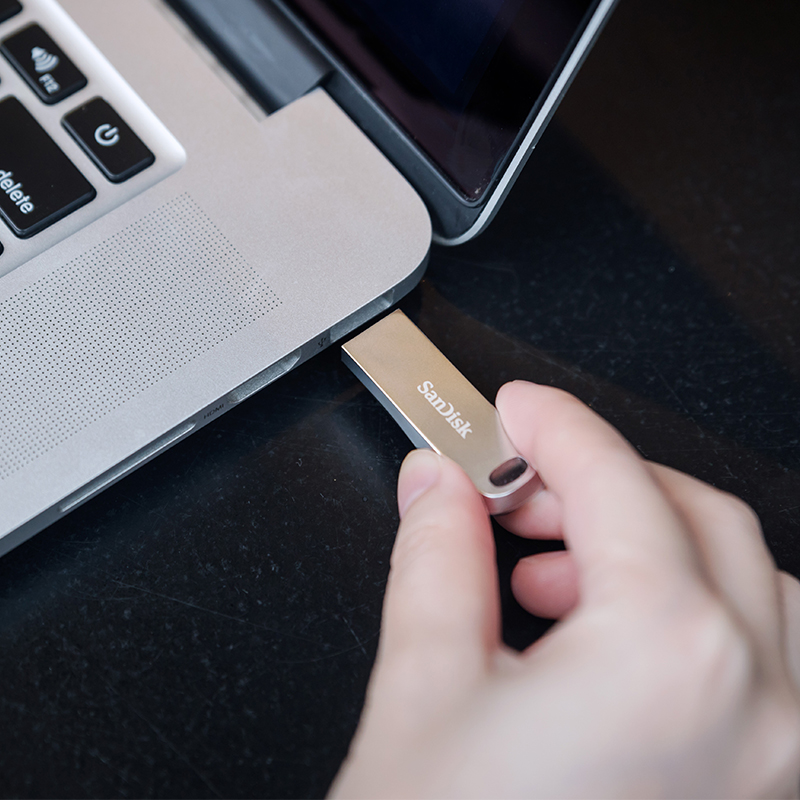 閃迪（SanDisk）512GB USB3.1 U盤 CZ74酷奐 銀色 金屬外殼 內(nèi)含安全加密軟件_http://m.gzyiqian.cn/img/images/C202202/1645409558936.jpg