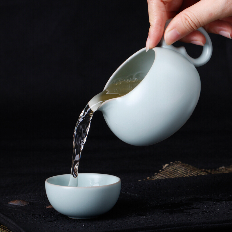 東道汝窯 功夫茶具套裝 祈福茶壺半組（天青色）_http://m.gzyiqian.cn/img/sp/437/110c98c1-dcfa-47c3-80d6-4009e19be724.jpg