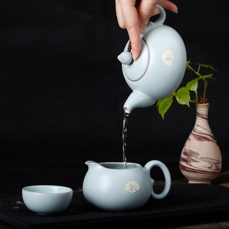 東道汝窯 功夫茶具套裝 祈福茶壺半組（天青色）_http://m.gzyiqian.cn/img/sp/437/a2e4ff68-0c73-4a56-a981-6502010766d0.jpg